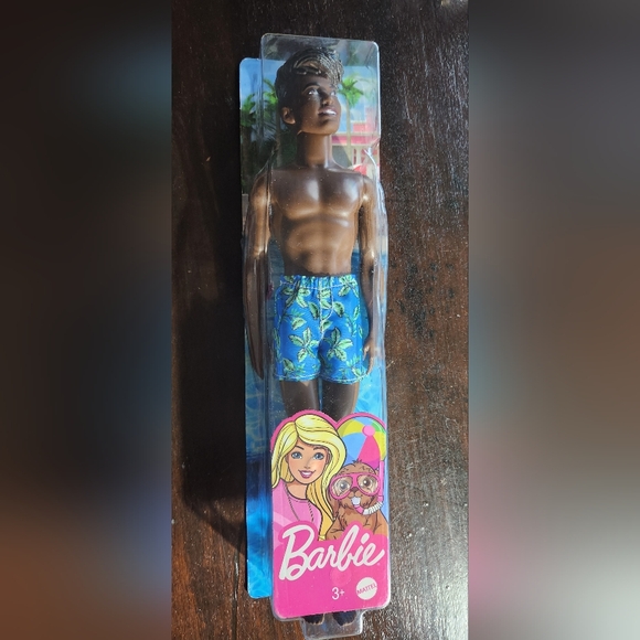 BARBIE KEN BEACH DOLL WITH DARK HAIR AND Blue TROPICAL SWIM TRUNKS NWT - Picture 5 of 9